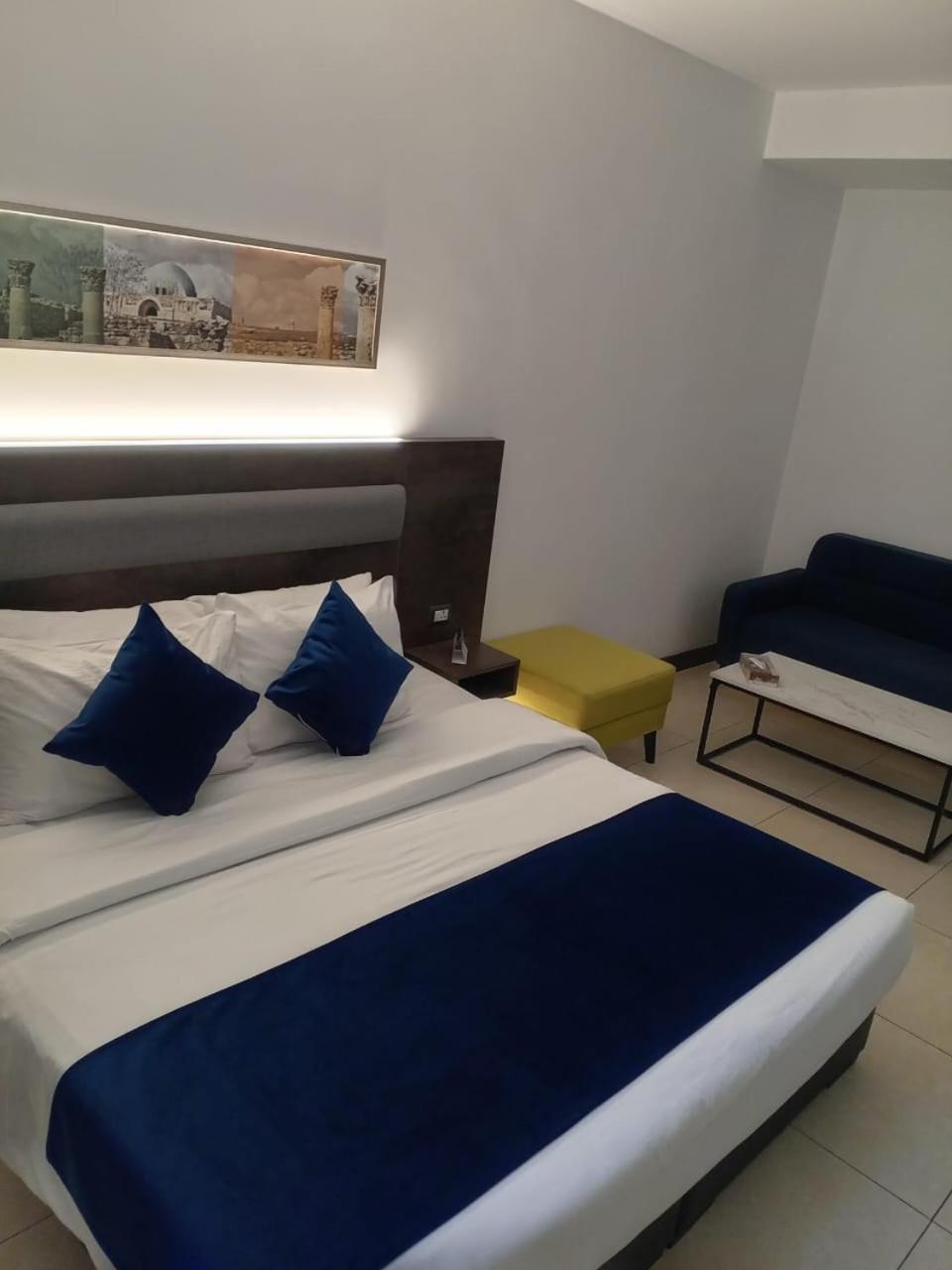 Liv Weibdeh Hotel Suites Amman Zewnętrze zdjęcie